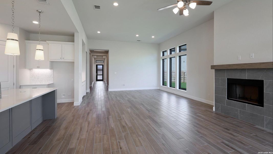 Spacious, unfurnished interior of a new home in Alsatian Oaks, Castroville (Image 26).