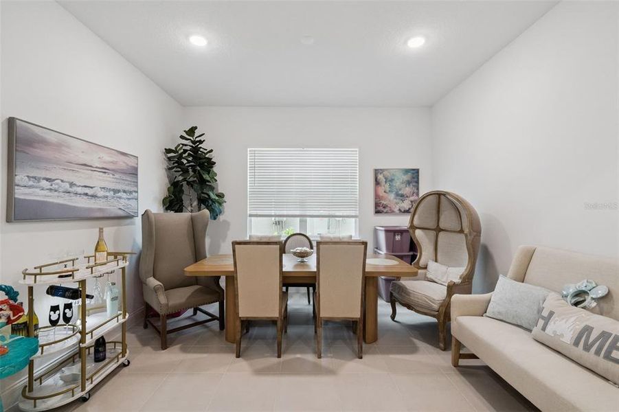 Furnished interior view inside a new home in , Winter Garden (Image 21).