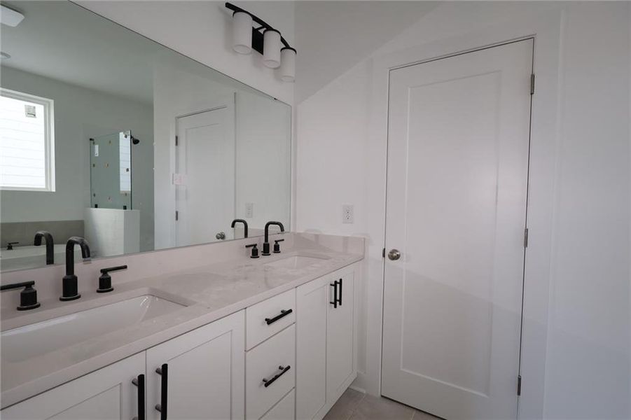 Furnished interior view inside a new home in Celesta, Decatur (Image 6).
