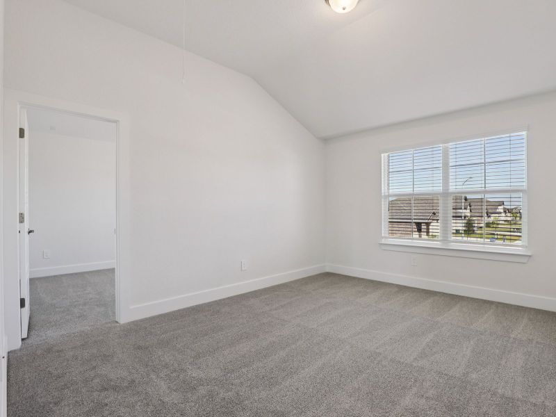 Spacious, unfurnished interior of a new home in Arcadia Ridge - Classic Series, San Antonio (Image 30).