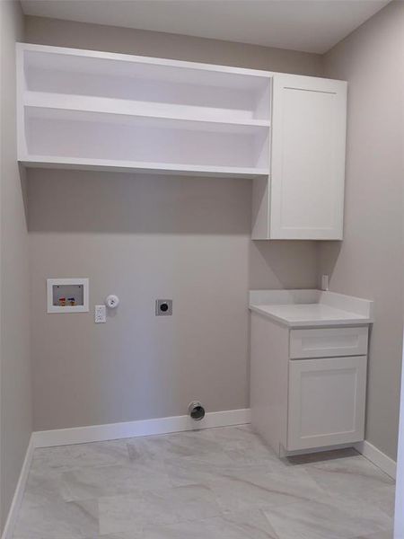 Spacious, unfurnished interior of a new home in , Fort Worth (Image 23).