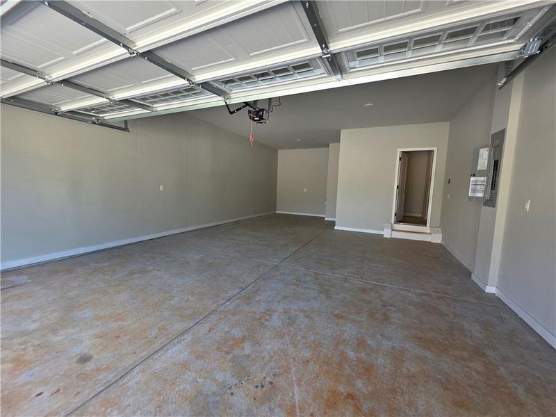 Spacious, unfurnished interior of a new home in , Jefferson (Image 16).