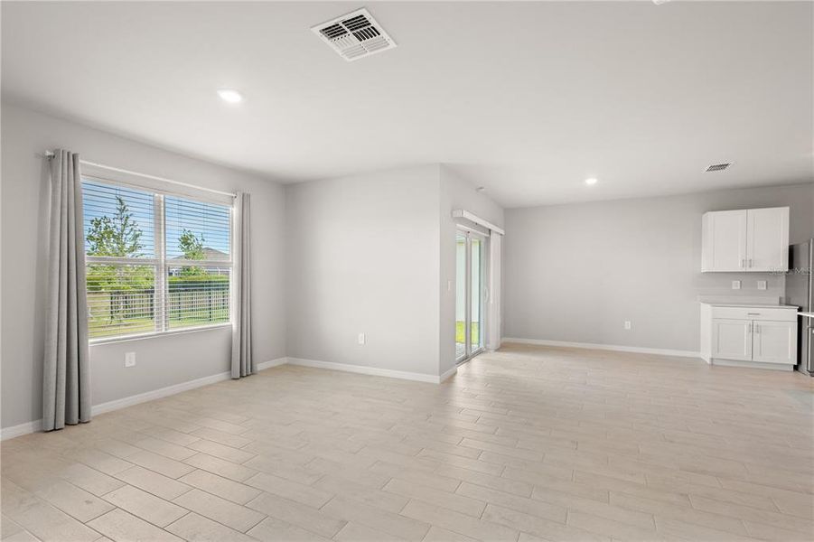 Spacious, unfurnished interior of a new home in , North Port (Image 20).
