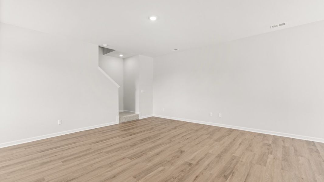 Spacious, unfurnished interior of a new home in Carlton, Douglasville (Image 16).