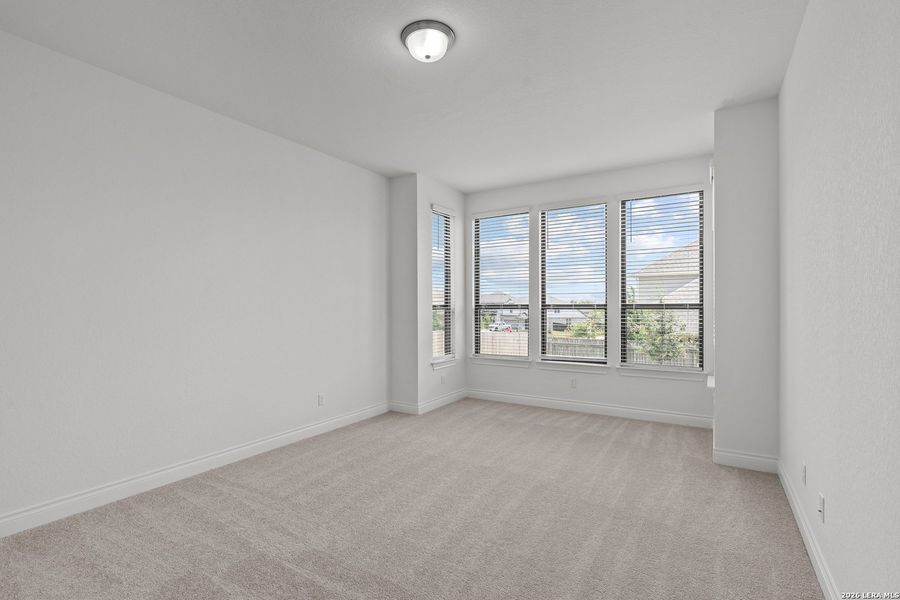 Spacious, unfurnished interior of a new home in Bison Ridge, San Antonio (Image 38).
