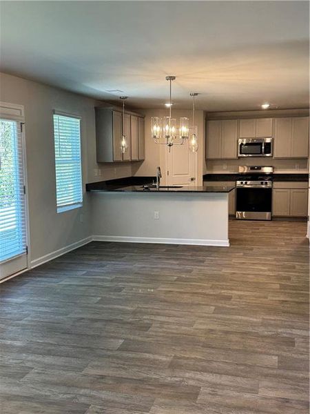 Image 17 of a home in Crossvine Village.