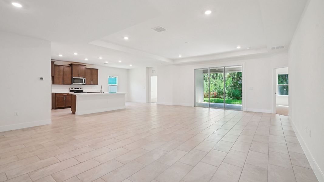 Representative unfurnished interior of a home built from the Destin by D.R. Horton in Buchanan Trails, Newberry (Image 17).