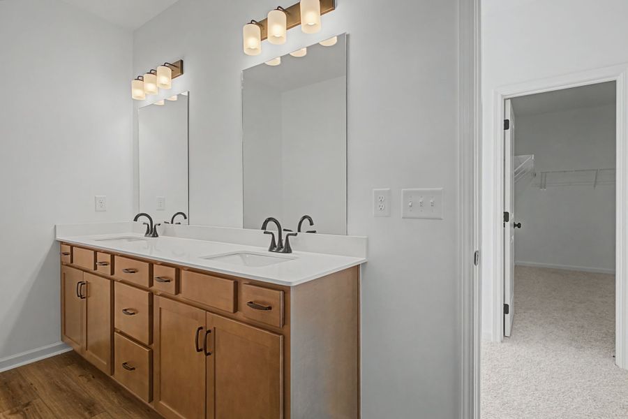 The Braselton II Owners Bath