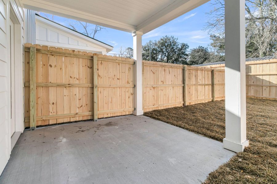 Exterior details and patio area of a home in , North Charleston (Image 3).