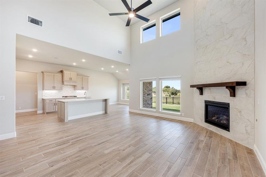 Spacious, unfurnished interior of a new home in Devonshire Classic 60-65, Forney (Image 20).