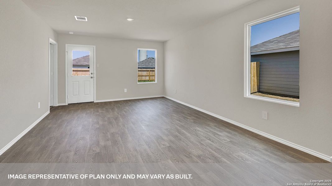 Spacious, unfurnished interior of a new home in Sunset Oaks, Maxwell (Image 7).