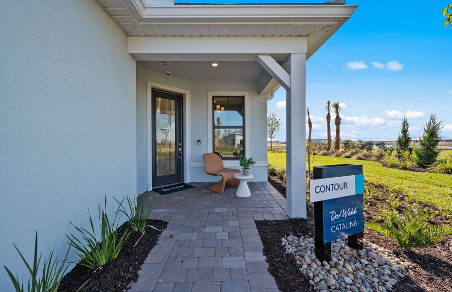 Welcoming entry way in your new construction home in Lakewood Ranch
