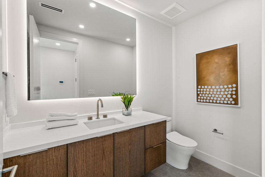 mls_BATHROOM_5_DT