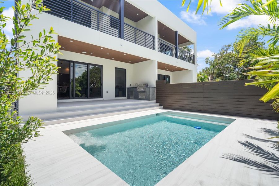 Exterior details and patio area of a home in , Fort Lauderdale (Image 19).