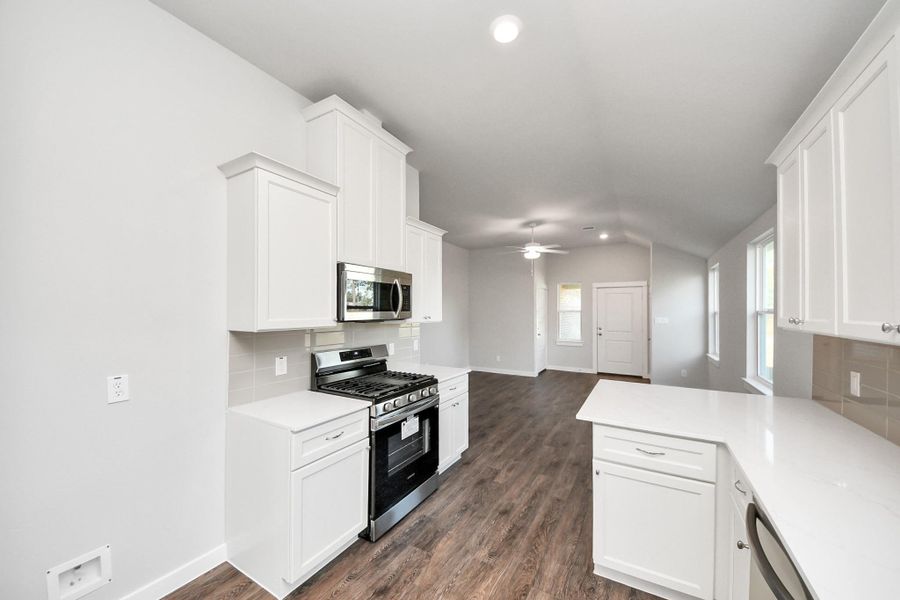 Furnished interior view inside a new home in Santa Fe, Cleveland (Image 12).