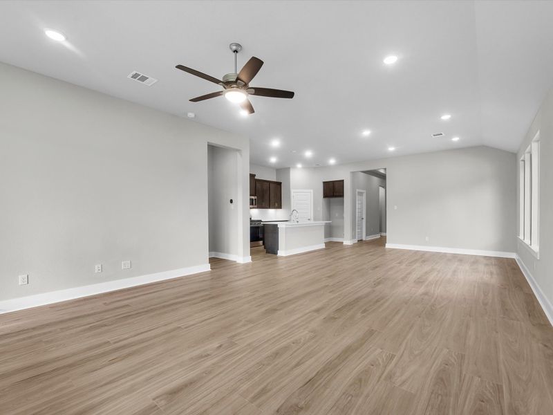 Spacious, unfurnished interior of a new home in Clopton Farms, Montgomery (Image 14).
