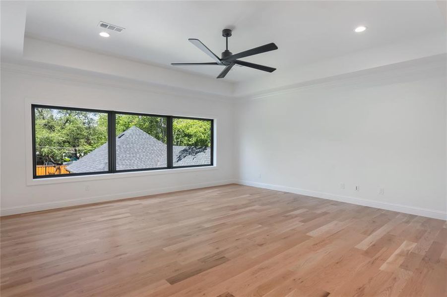 Spacious, unfurnished interior of a new home in , Richardson (Image 27).