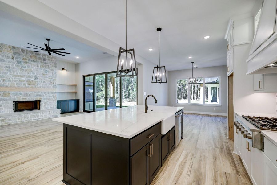 THE PICTURE SHOWN IS NOT THE ACTUAL HOME. TRINITY SIGNATUE HOMES IS BUILDING A SIMILAR FLOOR PLAN. THE PICTURE SHOWN IS NOT THE ACTUAL HOME. TRINITY SIGNATUE HOMES IS BUILDING A SIMILAR FLOOR PLAN.