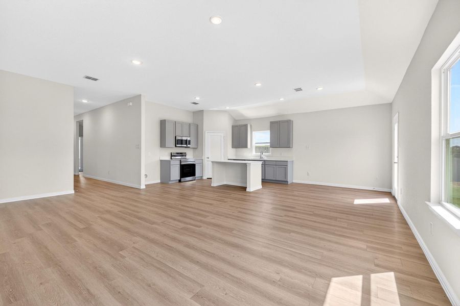 Spacious, unfurnished interior of a new home in , Belton (Image 11).