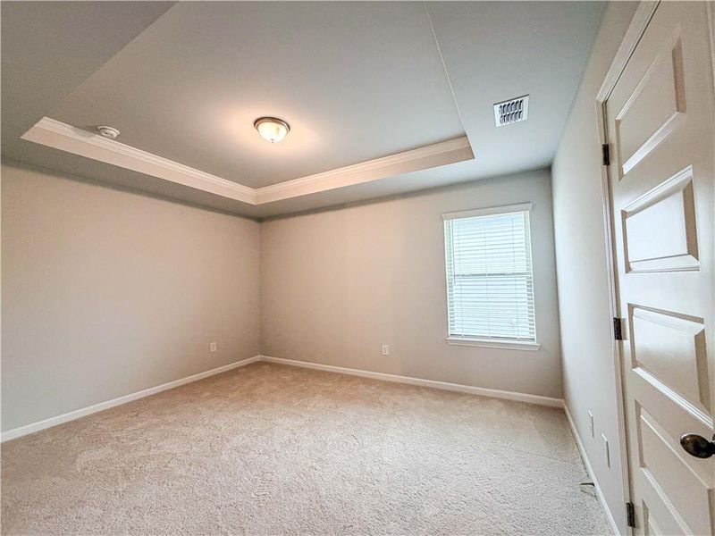 Spacious, unfurnished interior of a new home in , Stockbridge (Image 89).