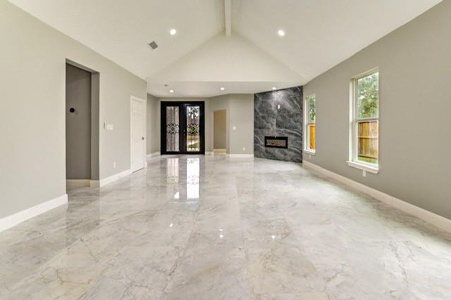 Spacious, unfurnished interior of a new home in , League City (Image 32). Spacious, unfurnished interior of a new home in , League City (Image 32).