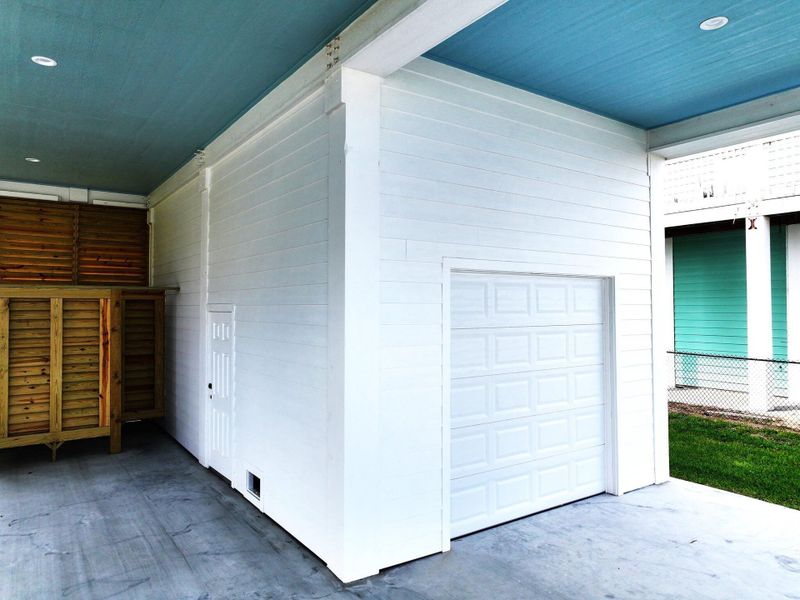 Spacious, unfurnished interior of a new home in , Bolivar Peninsula (Image 20). Spacious, unfurnished interior of a new home in , Bolivar Peninsula (Image 20).