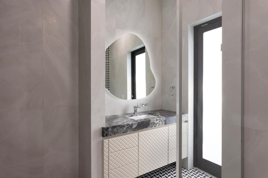 mls_BATHROOM_PS