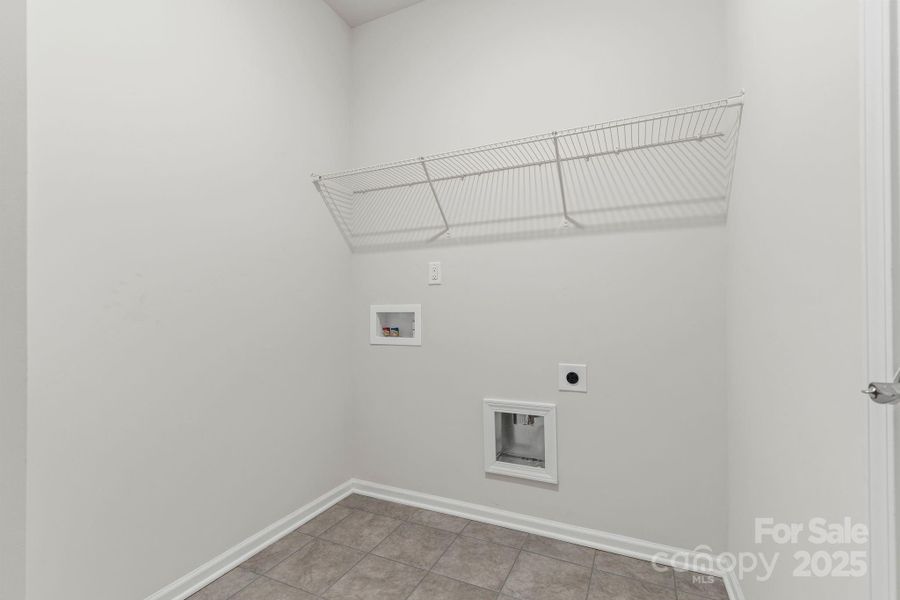 Spacious, unfurnished interior of a new home in Bell Farm: 60's, Statesville (Image 30).
