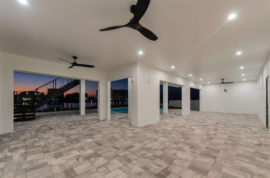 Spacious, unfurnished interior of a new home in , Treasure Island (Image 79).