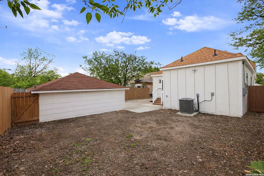 Exterior details and patio area of a home in , San Antonio (Image 34).