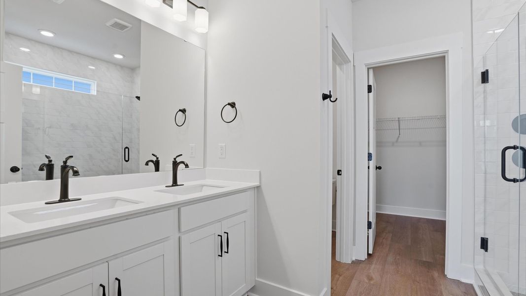 Furnished interior view inside a new home in Harrier Point, Woodruff (Image 31).