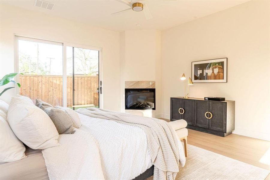 Furnished interior view inside a new home in , Dallas (Image 28). Furnished interior view inside a new home in , Dallas (Image 28).