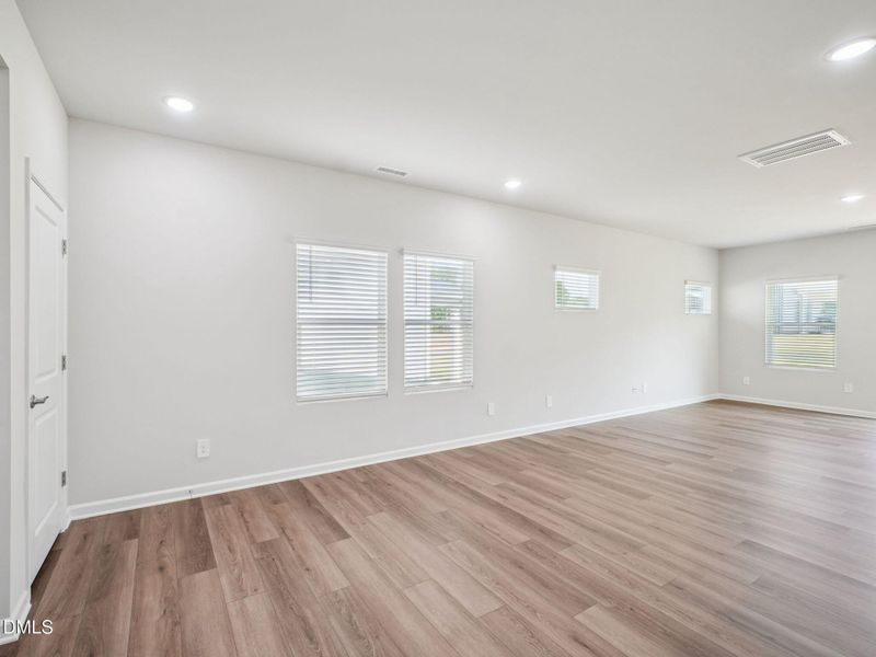 6-web-or-mls-Raleigh - River Glen - 644 6-web-or-mls-Raleigh - River Glen - 644