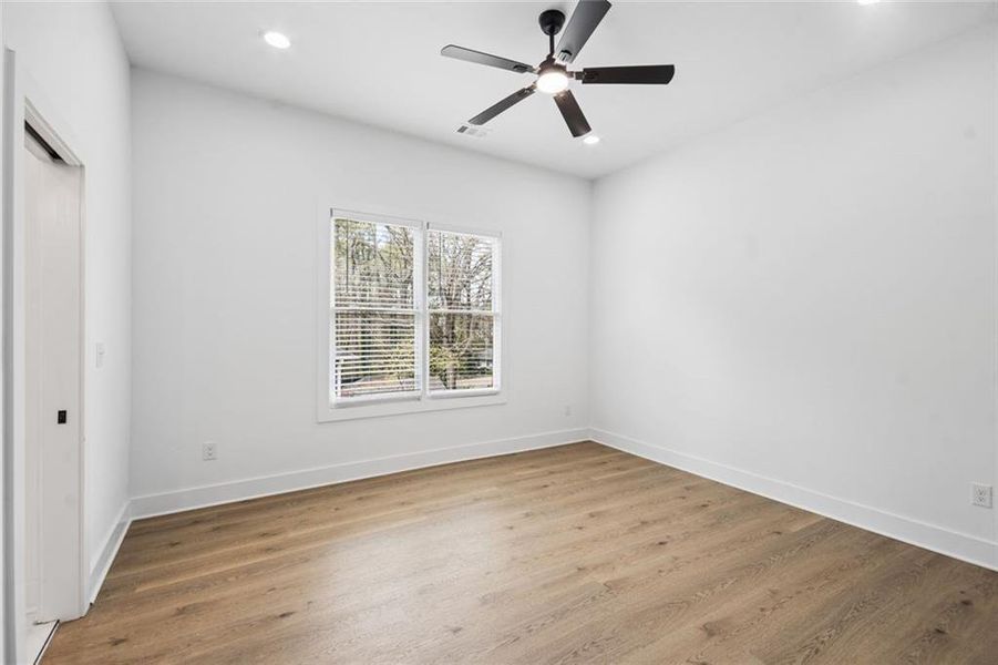 Spacious, unfurnished interior of a new home in , Atlanta (Image 29).