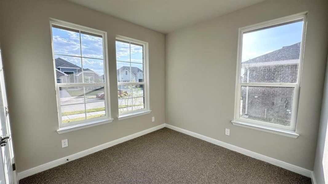Spacious, unfurnished interior of a new home in Rock Creek Ranch, Fort Worth (Image 21).