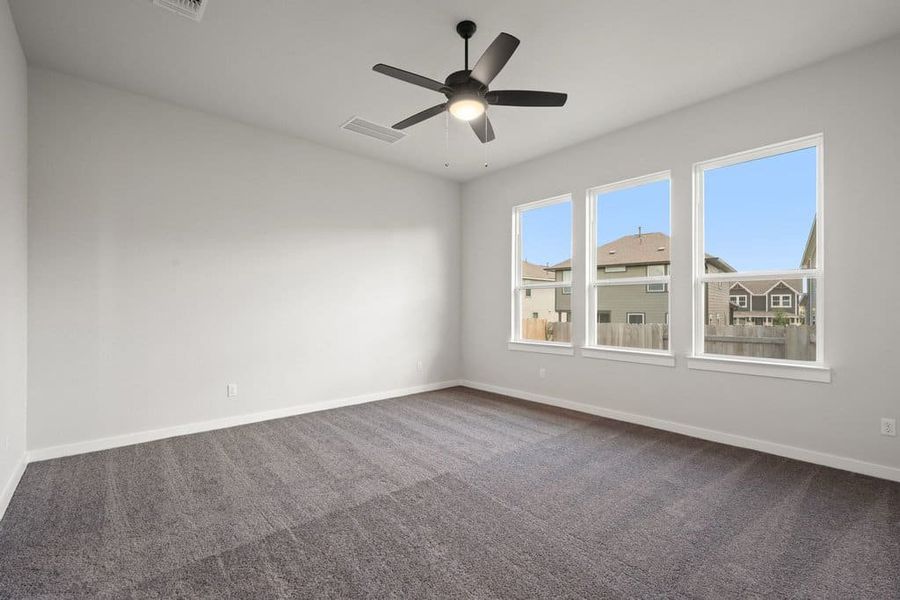 Spacious, unfurnished interior of a new home in Lariat, Liberty Hill (Image 35).