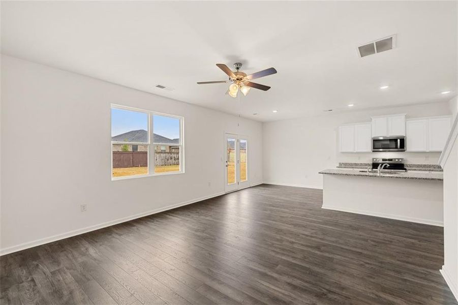 Spacious, unfurnished interior of a new home in Champion's Run, Lithonia (Image 19). Spacious, unfurnished interior of a new home in Champion's Run, Lithonia (Image 19).