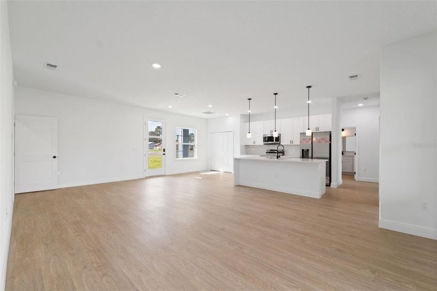 Spacious, unfurnished interior of a new home in , Ocala (Image 26).