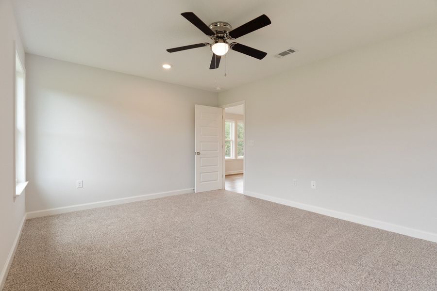 Spacious, unfurnished interior of a new home in Barton's Bend, Crestview (Image 31). Spacious, unfurnished interior of a new home in Barton's Bend, Crestview (Image 31).