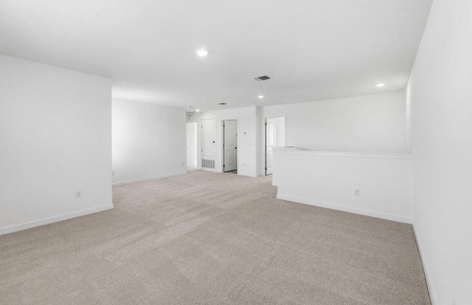 Spacious, unfurnished interior of a new home in Alto, San Marcos (Image 23).