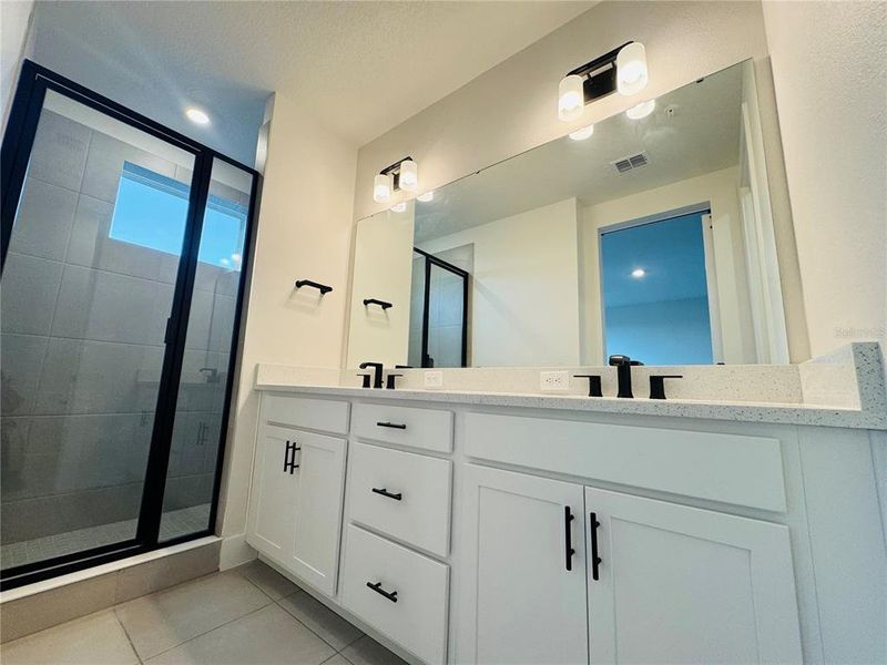 Furnished interior view inside a new home in , Oviedo (Image 14).