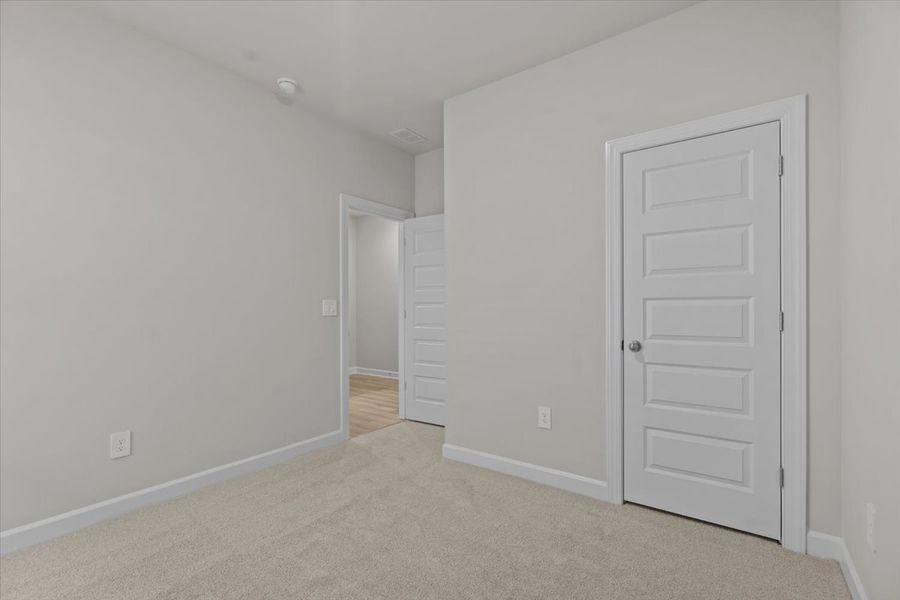 Spacious, unfurnished interior of a new home in Shiloh Valley, Piedmont (Image 12).