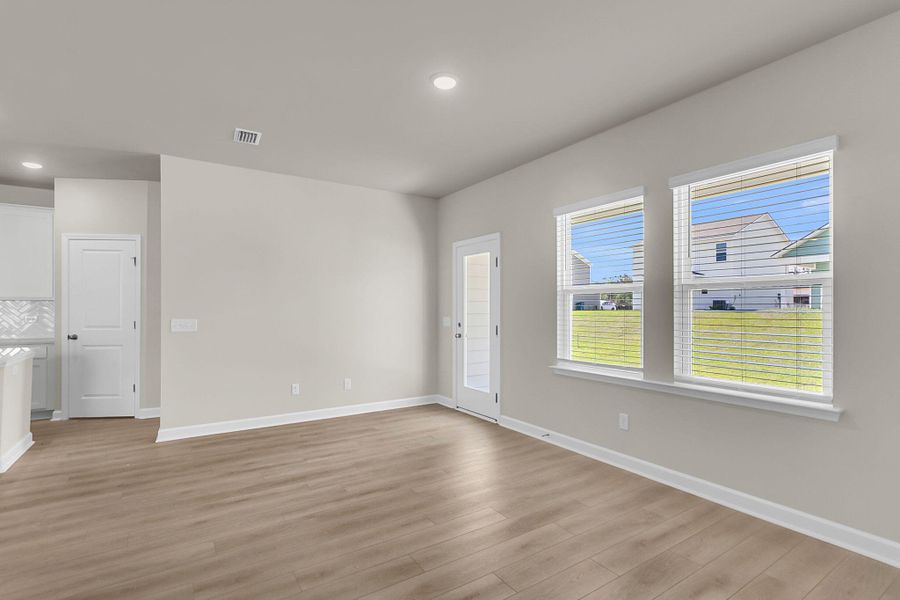 Spacious, unfurnished interior of a new home in Tea Farm, Ravenel (Image 33).