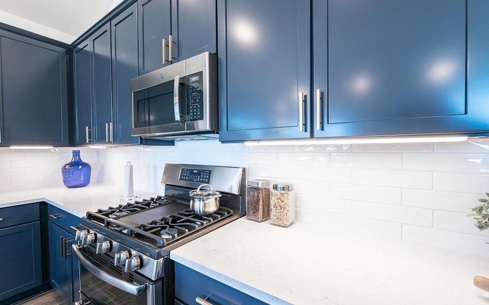 Furnished interior view inside a new home in Massey Oaks, Pearland (Image 7). Furnished interior view inside a new home in Massey Oaks, Pearland (Image 7).