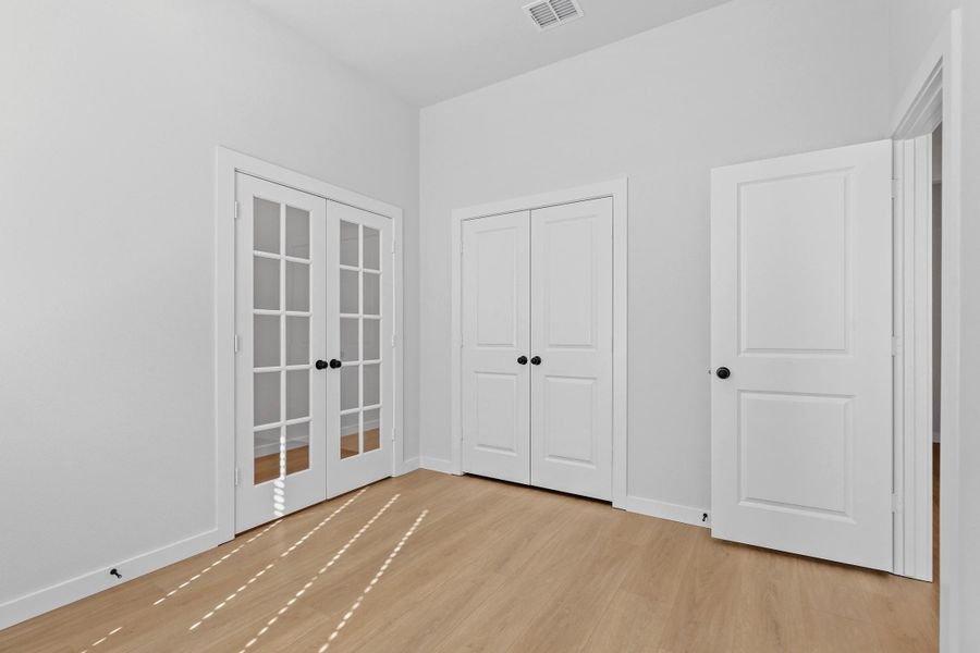 Representative unfurnished interior of a home built from the Iverson I by Cheldan Homes in Pitcock Addition, Graham (Image 25).