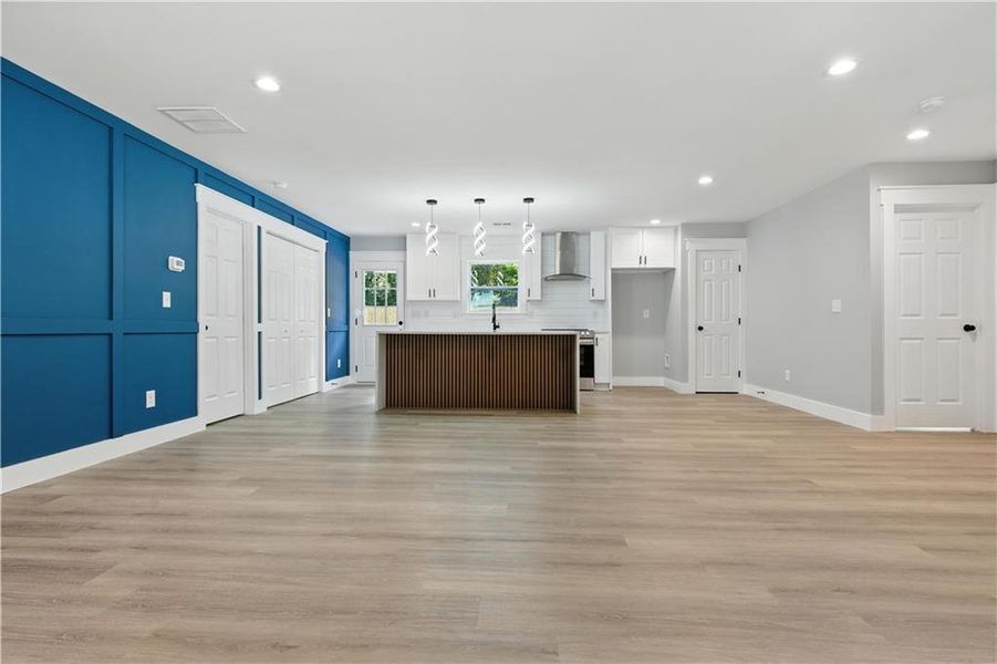 Spacious, unfurnished interior of a new home in , Marietta (Image 19).