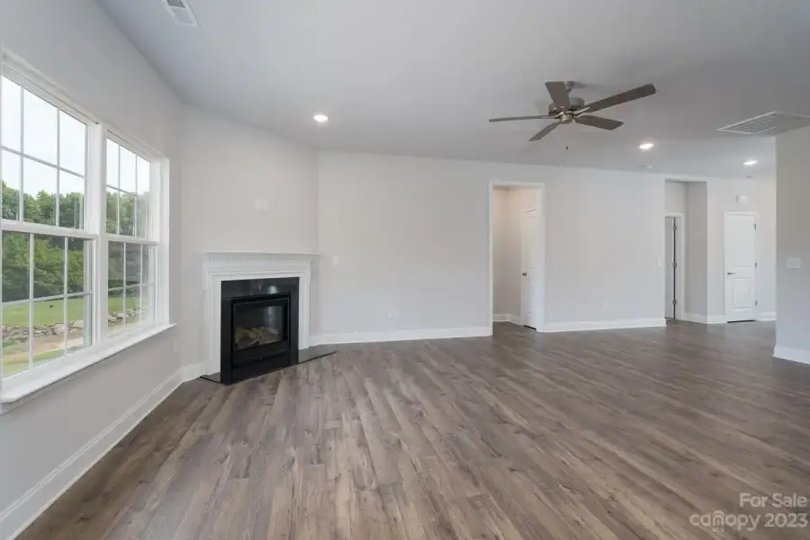 Spacious, unfurnished interior of a new home in Summer Place, Grimesland (Image 13).