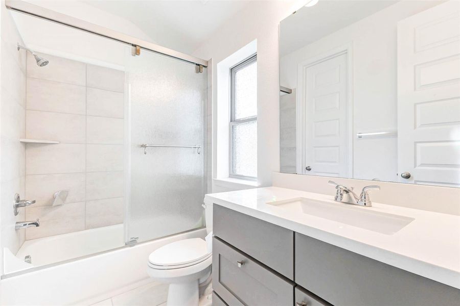 Furnished interior view inside a new home in Cross Creek West 55', Fulshear (Image 35).