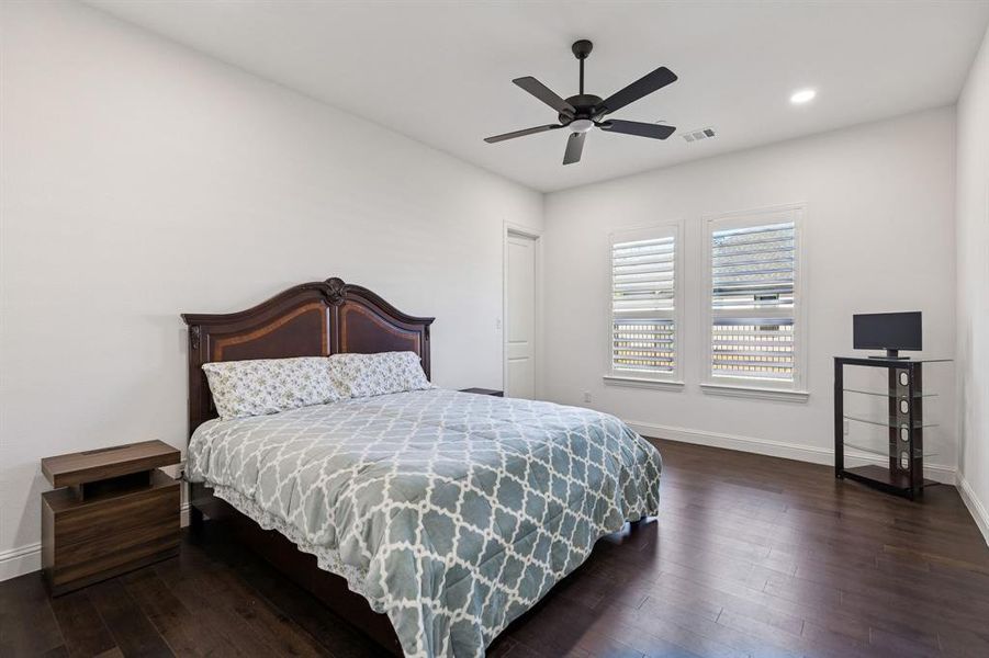 Furnished interior view inside a new home in Lakeview Downs, Lucas (Image 5). Furnished interior view inside a new home in Lakeview Downs, Lucas (Image 5).