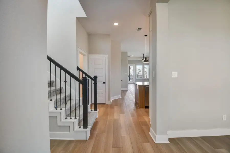 Photo does not represent actual home options and selection. Ask Sales consultant for specific selections.
